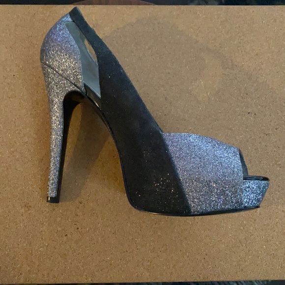 High heels - Picture 1 of 7
